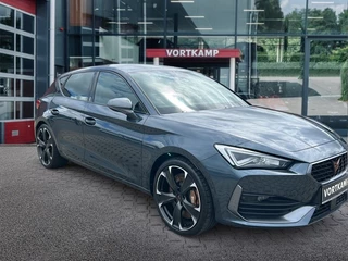 CUPRA Leon CUPRA Leon 1.4 TSI DSG VZ E-HYBRID CAMERA/BREMBO/NAVI/ACC/CARPLAY/STOELVERW - afbeelding nr 3