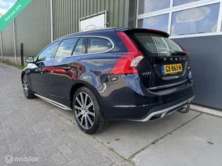 Volvo V60 Volvo V60 2.4 D6 Twin Engine R-Design|Clima|Navi|Leder|PDC| - afbeelding nr 4