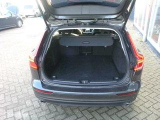 Volvo V60 Volvo V60 2.0 B4 Momentum HK-Sound/Memory/Leder/18Inch/Trekhaak - afbeelding nr 9