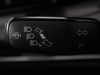 Volkswagen Golf Volkswagen Golf 1.4 TSI e-Hybrid Style | Stoel & stuurverwarming |  Massage | Adaptive cruise | Carplay | Memory | Navigatie | Sfeerverlichting - afbeelding nr 17