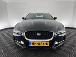 Jaguar XE Jaguar XE 2.0 D R-Sport Aut. *1/2LEATHER | XENON | NAVI-FULLMAP | MERIDIAN-SOUND | SPORT-SEATS | CAMERA | ECC | PDC | CRUISE | 17''ALU* - afbeelding nr 2