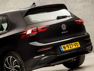 Volkswagen Golf Volkswagen Golf 1.0 TSI Sport (APPLE CARPLAY, GROOT NAVI, MEMORY SEATS, ALCANTARA, CAMERA, SPORTSTOELEN, KEYLESS, LM VELGEN, LED KOPLAMPEN, NIEUWSTAAT) - afbeelding nr 11