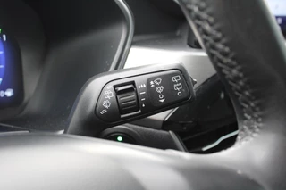 Ford Kuga Ford Kuga 2.5 PHEV Titanium | Dealeronderhouden | Adaptive cruise control | Winter Pack | Dodehoeksensoren | Camera - afbeelding nr 24