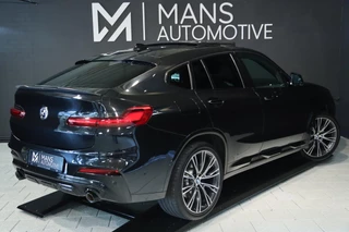 BMW X4 BMW X4 XDrive30i M Sport / PANODAK / ACC / KEYLESS / HUD / 360 / 21'' - afbeelding nr 4