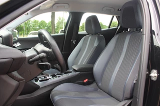 Peugeot e-2008 Peugeot e-2008 EV Allure 50 kWh / Camera / Half leder / Virtual Cockpit / 17'' / LED Koplampen / Keyless / Navigatie / Stoelverwarming / Cruise Control - afbeelding nr 4
