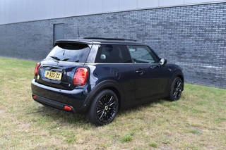 MINI Electric MINI Electric Mini Resolute edition 33 kWh Pano automaat resolute edition 135kw 1e eigenaar n.a.p. Pano / Leder / Harman Kardon / Head Up / Camera / Keyless - afbeelding nr 4