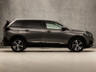 Peugeot 5008 Peugeot 5008 1.2 Puretech Sport 7 Persoons (APPLE CARPLAY, GROOT NAVI, LEDER, STOELVERWARMING, 360 CAMERA, SPORTSTOELEN, KEYLESS, GETINT GLAS, TREKHAAK, DAB+, NIEUWE APK, NIEUWSTAAT) - afbeelding nr 4