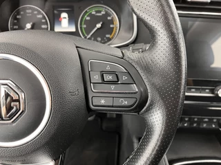 MG ZS EV MG ZS EV Luxury 45 kWh (INCL-BTW) *PANO | FULL-LEATHER | CCS-FASTLOADER | KEYLESS | NAVI-FULLMAP | ADAPTIVE-CRUISE | CAMERA | HEATED-SPORTSEATS | CARPLAY | BLINDSPOT | DAB | LANE-ASSIST | 17