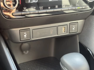 Toyota Yaris Head-up display, JBL, Dodehoekdetectie, PDC V + A , All-in Rijklaarprijs - afbeelding nr 33
