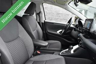 Toyota Yaris Toyota Yaris 1.5 Hybrid Business NAVI/KEYLESS/CAMERA/ETC.! - afbeelding nr 12