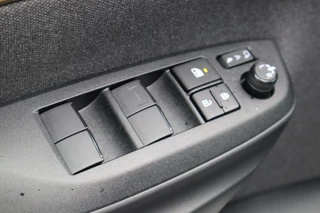 Toyota Yaris Cross Toyota Yaris Cross 1.5 Hybrid Launch Edition Head-up/Blindspot/Leder - afbeelding nr 23