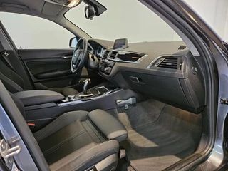 BMW 1 Serie BMW 1 Serie 118i Executive Sport / Sportstoelen / LED / NL Auto - afbeelding nr 19