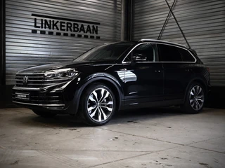 Volkswagen Touareg 3.0 TSI eHybrid 4Motion Elegance | Panoramadak | Massage | Trekhaak | 21 inch |