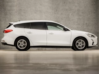Ford Focus (APPLE CARPLAY, GROOT NAVI, ZWART DAK, GETINT GLAS, LANE ASSIST, SPORTSTOELEN, CRUISE, LM VELGEN, PARKEERSENSOREN, NIEUWSTAAT) - afbeelding nr 4