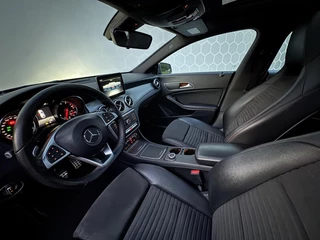 Mercedes-Benz CLA Mercedes-Benz CLA 180 AMG Panoramadak Night Edition NAP - afbeelding nr 4