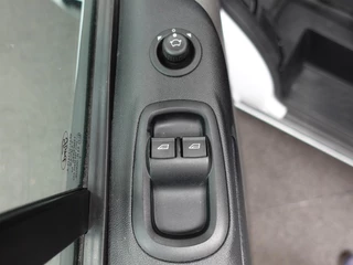 Ford Transit Custom Ford Transit Custom 300 2.0 TDCI L2H1 Trend Automaat Airco Navi Bluetooth 3-Zits Camera Trekhaak Camera - afbeelding nr 9