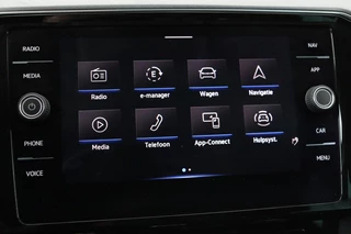 Volkswagen Passat Volkswagen Passat 1.4 TSI PHEV GTE | Head-Up | Stoelverwarming |  Camera | Adaptive cruise | Massage | Side Assist | Carplay | Matrix LED | Achterbankverwarming | Navigatie - afbeelding nr 30