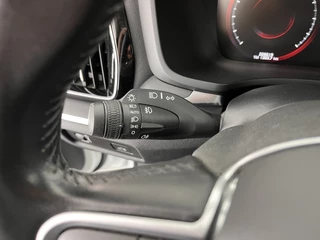 Volvo V60 Volvo V60 2.0 D4 Momentum Maxton-Design *FULL-LED | LEATHER-MICROFIBRE | DIGI-COCKPIT | NAVI-FULLMAP | HEATED-COMFORTSEATS | ECC | PDC | CRUISE | LANE-ASSIST | CARPLAY | 20''ALU * - afbeelding nr 20