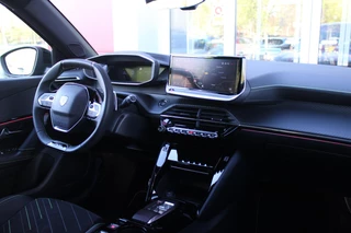 Peugeot 2008 Peugeot 2008 1.2 130PK AUTOMAAT GT PACK | ELEKTRISCH BEDIENBARE BESTUURDERSSTOEL | NAVIGATIE | FULL LED KOPLAMPEN | DRAADLOZE APPLE CARPLAY/ANDROID AUTO | ADAPTIVE CRUISE CONTROL | CAMERA VOOR + ACHTER | CLIMATE CONTROL | LICHTMETALEN VELGEN 17