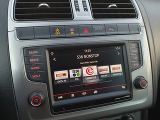 Volkswagen Polo Volkswagen Polo 1.0 BlueMotion Connected Series - NAP / CARPLAY / DAB / P.SENSOREN V+A / LM-VELGEN '17 / EXTRA SET '15 / NWE APK ! - afbeelding nr 41