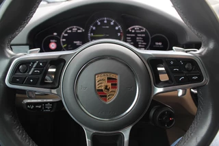 Porsche Cayenne Porsche Cayenne 3.0 E-Hybrid Platinum Edition / Trekhaak / Panoramadak / 360Camera / 22'' / Matrix LED / Luchtvering / Sportdesign / Sportchrono / Keyless / Stoelventilatie / Stuurverwarming / Dodehoek / DAB / ACC - afbeelding nr 31