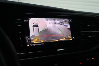 Volkswagen Transporter Volkswagen Transporter 2.0 TDI L2H1 Bulli 204PK Automaat | 15dkm NAP | Carplay - afbeelding nr 20
