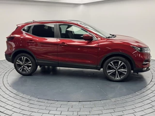 Nissan QASHQAI Nissan Qashqai 1.3 DIG-T Premium Edition Automaat-Trekhaak-Navigatie-Carplay-Cr.contr-Clima-360Camera-Lm.18