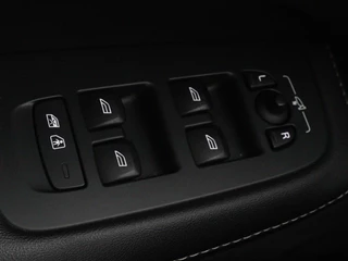 Volvo V60 Volvo V60 2.0 T8 Recharge AWD Inscription | Panoramadak | Bowers & Wilkins | Head-Up | Massage | Ventilatie | Trekhaak | 360 Camera | Leder | Carplay | Achterbankverwarming | Navigatie | PHEV - afbeelding nr 43