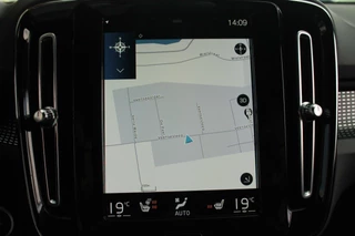 Volvo XC40 Volvo XC40 T4 Recharge R-Design | Stoelverwarming | Parkeercamera | BLIS | Pilot Assist | Electr. Stoelen | Glossy Black | Keyless - afbeelding nr 43