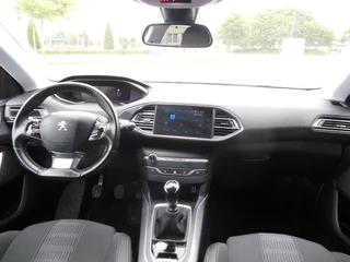 Peugeot 308 Peugeot 308 SW 1.2 PureTech Blue Lease Allure Staat in Hoogeveen - afbeelding nr 15