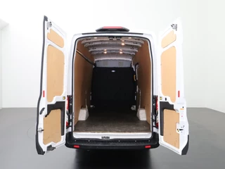 Ford Transit Ford Transit 2.0TDCI 170PK L4H3 Jumbo | Camera | Airco | 3-Persoons | Betimmering - afbeelding nr 4