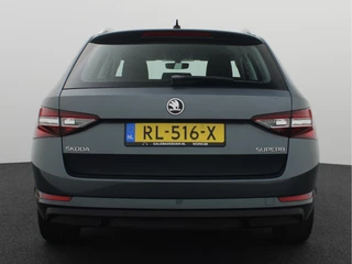 Škoda Superb AUTOMAAT / STOELVERW / XENON / CARPLAY / NAVI / CLIMA / PDC / BLUETOOTH / CRUISE / NL-AUTO - afbeelding nr 4