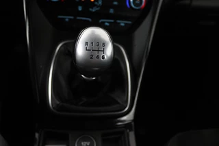 Ford Kuga Ford Kuga 1.5 EcoBoost ST Line (PARKEERSENSOREN, CRUISE, TREKHAAK, GOED ONDERHOUDEN) - afbeelding nr 20