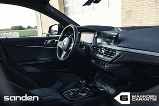 BMW 1 Serie BMW 1-serie M135i xDrive|individual color|H&R|gele DRL|concaver - afbeelding nr 35