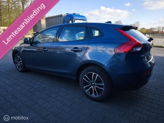 Volvo V40 Volvo V40 2.0 T2 / Dealer onderhouden / Zeer Netjes ! - afbeelding nr 8