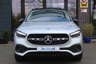 Mercedes-Benz GLA Pano/LED/Leder/Keyless/Camera/Elek. stoelen/Dodehoek/19