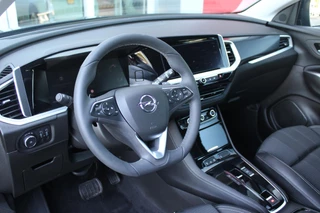 Opel Grandland Opel Grandland 1.2 Turbo 136PK AUTOMAAT Hybrid GS | BLACK PACK | STOEL/STUUR VERWARMING | NAVIGATIE | APPLE CARPLAY/ANDROID AUTO | DODEHOEK DETECTIE | 18