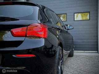 BMW 1 Serie BMW 1-serie 116i M Stoelverwarming 5drs zwart 12-2016 - afbeelding nr 10
