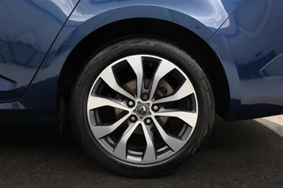 Renault Mégane Renault Mégane 1.2 TCe Zen | Trekhaak | Navigatie | Parkeerhulp |  Climate control | Cruise control | Bluetooth | DAB | Regen-/lichtsensor - afbeelding nr 24
