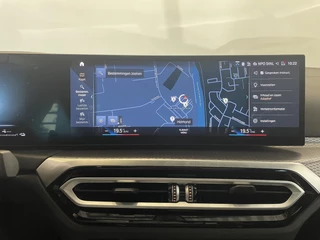 BMW 3 Serie BMW 3-serie Touring 330e xDrive Panoramadak Adaptive Cruise Innovation Pack Comfort Pack Travel Pack Full Options! - afbeelding nr 29
