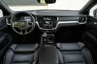 Volvo S60 Volvo S60 2.0 Recharge T6 AWD Heico Ultimate Dark 21'' ACC - afbeelding nr 11