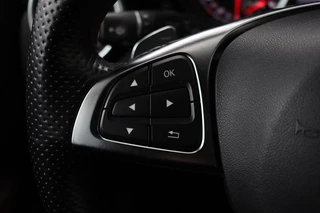 Mercedes-Benz A-Klasse Mercedes-Benz A-klasse 160 AMG Night | Panoramadak | Camera | Full LED |  Navigatie | Trekhaak | Cruise control | Park Assist | Airco | Half leder | Sportstoelen - afbeelding nr 15