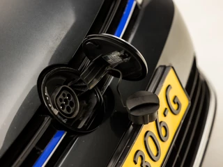 Volkswagen Golf Volkswagen Golf 1.4 TSI GTE 204Pk Automaat (SCHUIFDAK, NAVIGATIE, CLIMATE, CAMERA, GETINT GLAS, SPORTSTOELEN, LED KOPLAMPEN, CRUISE, NIEUWE APK, NIEUWSTAAT) - afbeelding nr 40
