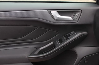 Ford Focus Ford Focus Wagon 1.5 EcoBoost ST Line Business / Camera / Navigatie / Keyless / B&O / 17'' / Stuurverwarming / DAB / Dodehoek / Cruise Control - afbeelding nr 33
