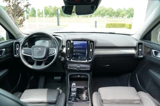 Volvo XC40 Volvo XC40 1.5 T5 Recharge Inscription - Dealer onderhouden - Panoramisch schuif/kanteldak - Stoel en stuurwielverwarming - Harman Kardon - Elektrisch verstelbare stoelen - Adaptieve cruise control i.c.m. BLIS - 360 graden camera - - afbeelding nr 20