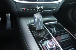 Volvo V60 Volvo V60 2.0 T6 340PK RECHARGE AWD R-DESIGN **NIEUWSTAAT!** | ELEKTRISCH BEDIENBARE VOORSTOELEN MET GEHEUGEN OP BESTUURDERSSTOEL | 18