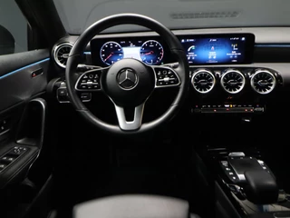 Mercedes-Benz A-Klasse Mercedes-Benz A-Klasse 180 Business Solution Luxury Line [CAMERA, APPLE CARPLAY, ANDROID, VOL LEDER, STOELVERWARMING, CRUISE, CLIMATE, NIEUWSTAAT] - afbeelding nr 11