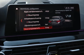 BMW 5 Serie BMW 5-serie Touring 540i xDrive / PANODAK / Soft Close / CAMERA / HUD / KEYLESS - afbeelding nr 19