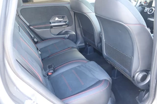 Mercedes-Benz B-Klasse Mercedes-Benz B-Klasse 180 Business Solution AMG NL-Auto!! Carplay I Camera I 19''LM - afbeelding nr 19