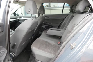 Volkswagen Golf Volkswagen Golf 1.5 TSI 96kw 130pk Style , Panorama dak , Led, Virtual cockpit ,Trekhaak uitklapbaar, PDC, Navigatie via Carplay , DAB+ , Stoelverwarming,Alcantara bekleding, etc. - afbeelding nr 23